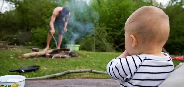 露营抓住娃娃吃瓜,娃娃抓瓜趣事